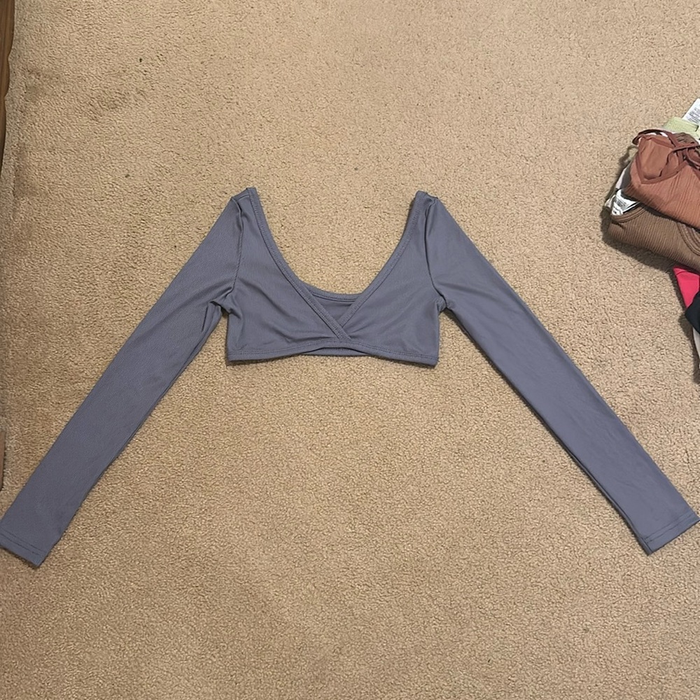 shein grey long sleeved crop top
